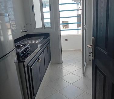 Al Hoceima Apartment | App met uitzicht op de bergen en zee