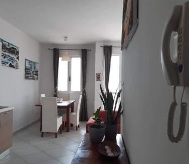 Sal Rei Apartment | App Raffaele Estoril Beach Free Wifi & AC a step away from the sea