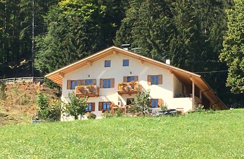 Tesimo Apartment | App. St. Sebastian in a cozy chalet with garden and terrace