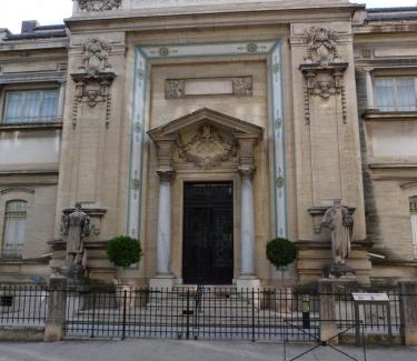 Quartier Administrations Apartment | Appart charme Arenes Nimes