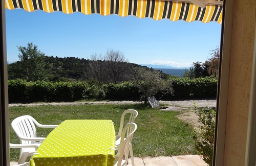 Manosque Apartment | appart ground floor with terrace, garden in villa