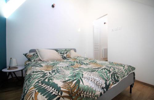 La Tour-du-Pin Apartment | Appart'hôtel Le Pin