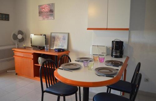 Banyuls-sur-Mer Apartment | Appart Studio cabine 4 couchages BANYULS SUR MER BN120-4202