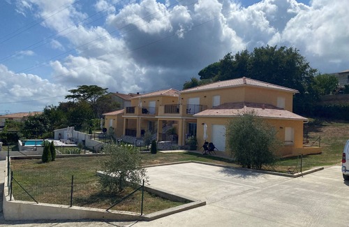 Bastia Apartment | Appart T3 -01(étage1) en campagne, piscine, confort, (1GL/2Plits)