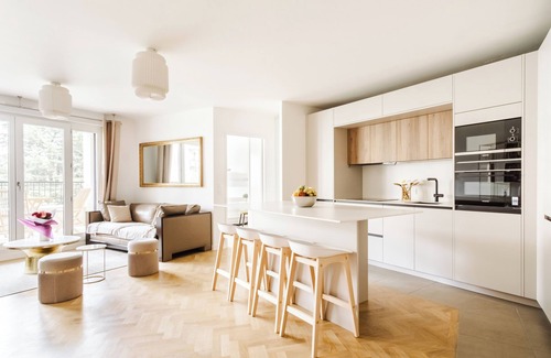 Versailles Apartment | Appart. Victoria(sleeps 7, 2 parking spaces)- Les Demoiselles à Versailles