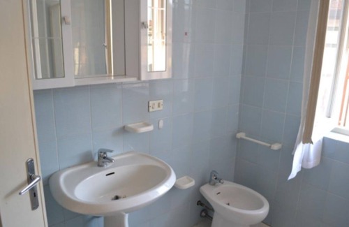 Fiumaretta Apartment | 'Appartamento 6' Near the Beach with Wi-Fi & Balcony