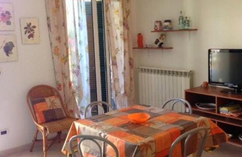 Imperia House | Appartamento a schiera con giardino