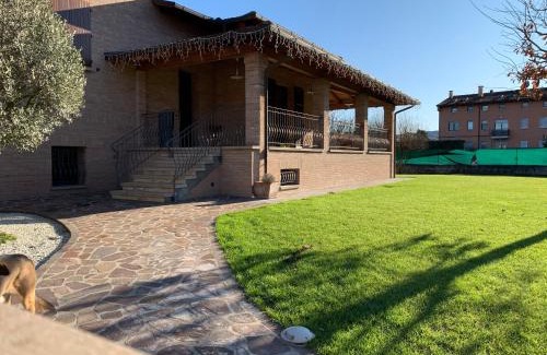 Sasso Marconi Apartment | Appartamento con giardino