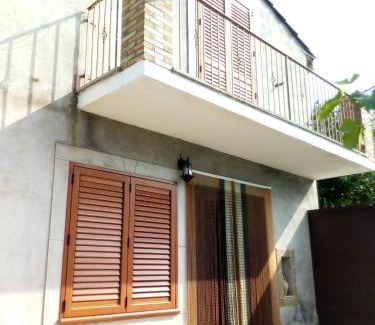 Motta Camastra House | APPARTAMENTO FERRARO TURINA