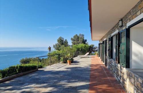 Cervo Apartment | appartamento in villa mimosa vista mare