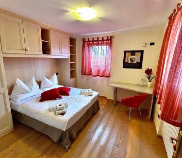 Tassullo Apartment | Appartamento Le Colonne - Relais Villa Quercia