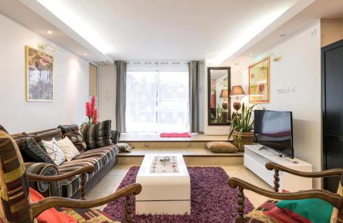 Saint-Symphorien-d'Ozon Apartment | Appartement Indépendant en maison à 15 MIN de LYON