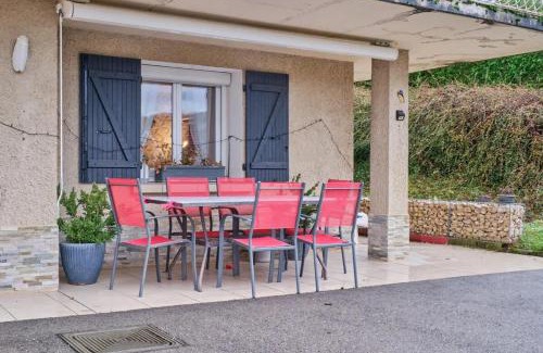 Saint-Victor-de-Cessieu Apartment | Appartement charmant à Saint-Victor-de-Cessieu - 30 m² - Terrasse