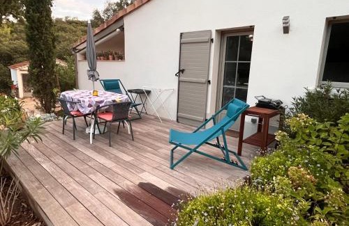 Cavalaire-sur-Mer Apartment | Appartement à cavalaire dans un domaine privé au rez-de-jardin