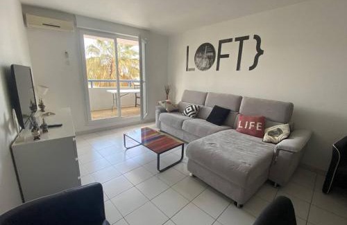 Le Port Apartment | Appartement 3 Pièces Moderne avec Loggia, 6 Personnes, Proche Plage - FR-1-750-82