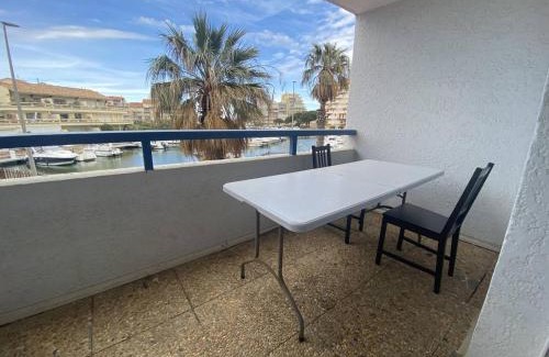Le Port Apartment | Appartement 3 Pièces Moderne avec Loggia, 6 Personnes, Proche Plage - FR-1-750-82