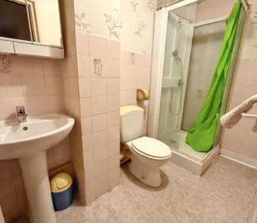Neris-les-Bains Apartment | Appartement accueillant à Néris-les-Bains - 35 m², terrasse agréable