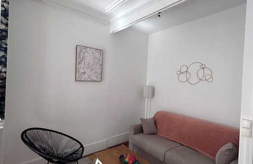 Porte-Saint-Martin Apartment | Appartement au Cœur de Paris
