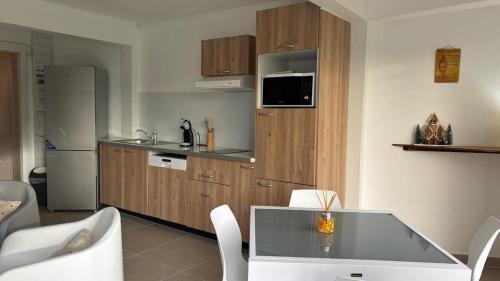 Petit-Canal Apartment | Appartement au pied du Moulin de Cherot