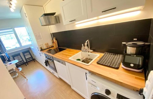 Magny-les-Hameaux Apartment | Appartement avec deux balcons