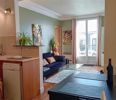 Quartier Saint-Ambroise Apartment | Appartement avec balcon au cœur PARIS