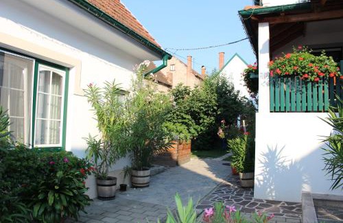 Morbisch am See Apartment | Appartement "Blumengassl"