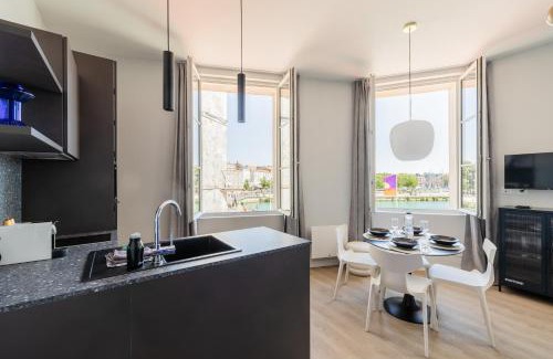 La Rochelle City Centre Apartment | Appartement chic vue imprenable sur le vieux port