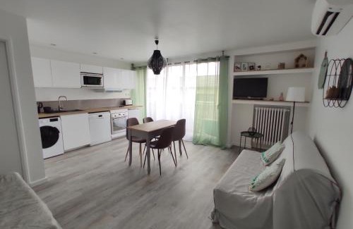 Avignon Apartment | Appartement climatisé avec balcon,wifi, proche remparts