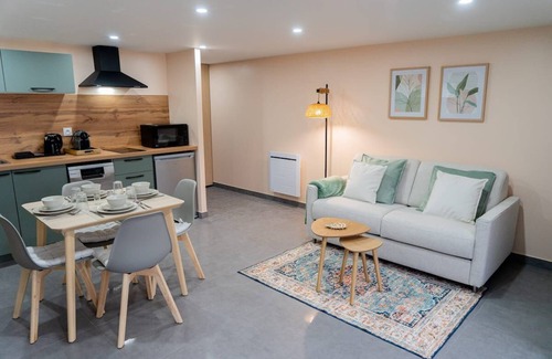 Dammarie Les Lys Apartment | Appartement Cosy le lys Vert à 40min de Paris