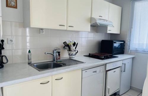 Cambo-les-Bains Apartment | Appartement Confortable avec Parc, Piscine, et Parking à Cambo-les-Bains - FR-1-495-9