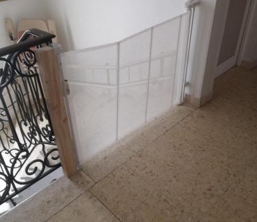 Marguerittes Apartment | Appartement dans villa avec jardin et piscine privée