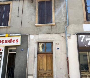 La Tour-du-Pin Apartment | Appartement de la laverie