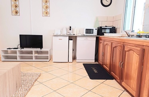 Saint-Leu Apartment | Appartement de Vacances Plein Coeur de Saint Leu , à 150m du Lagon