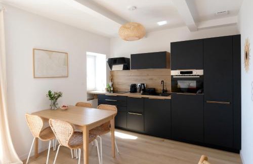 Les Sables d'Olonne Apartment | Appartement en front de mer avec vue imprenable sur la grande plage des Sables d'Olonne