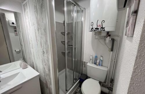 Marseillan Apartment | Appartement en rez-de-jardin avec piscine, accès plage et parking privé - 4 couchages - FR-1-387-155
