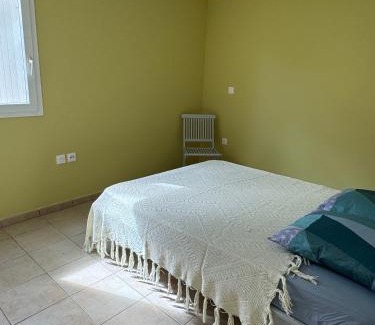 Saint-Andre Apartment | Appartement F2 résidence calme avec piscine SAINT-ANDRE