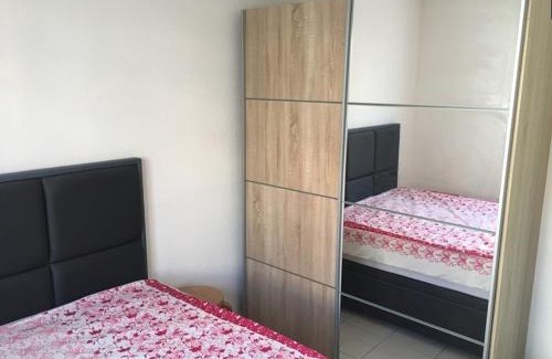 Marseillan Plage Apartment | Appartement familial 2 pièces cabine en rez-de-chaussée avec terrasse, piscine et proche de la mer - FR-1-326-643