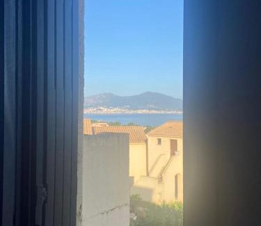 La Celle-sous-Gouzon Apartment | Appartement vue imprenable baie Ajaccio