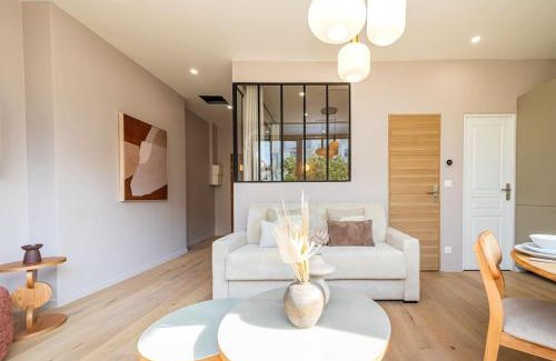Quartier de la Plaine-de-Monceaux Apartment | Appartement lumineux neuf Paris Arc de Triomphe