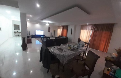 Point E Apartment | Appartement meublé F4 au Point E