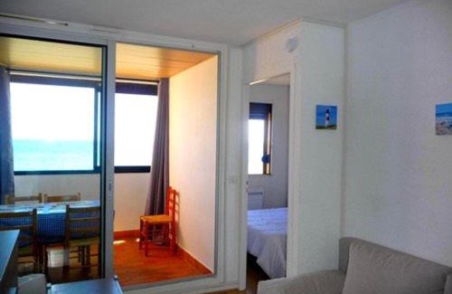 Le Barcares Apartment | Appartement rénové 50m de la plage avec parking, 4 pers, Le Barcarès - FR-1-782-29