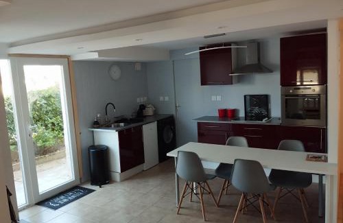 Saint-Sulpice Apartment | Appartement Saint Sulpice la Pointe