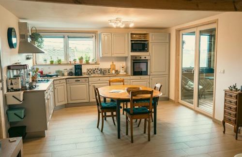 Froidchapelle Apartment | Appartement SPA VIP Pont Alsort