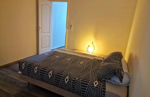 Les Abymes Apartment | Appartement spacieux aux Abymes avec vue sur la ville, 70 m²