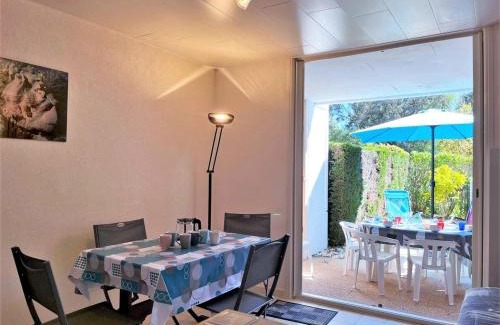 Cavaliere Apartment | Appartement T2 Cabine avec Terrasse et Parking - 6 Couchages, Proche Plage, Calme et Arboré - FR-1-251-544