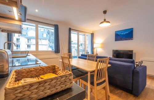 Cauterets Apartment | Appartement Terrasse - Télécabine 2min - Thermes 4min - Tout équipé