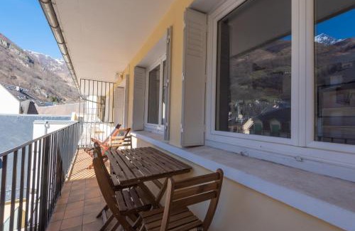 Cauterets Apartment | Appartement Terrasse - Télécabine 2min - Thermes 4min - Tout équipé
