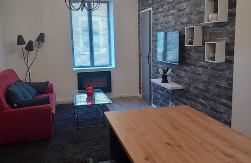 Bourg-de-Thizy Apartment | Appartement Tout Confort AU Calme Domaine DE Thizy