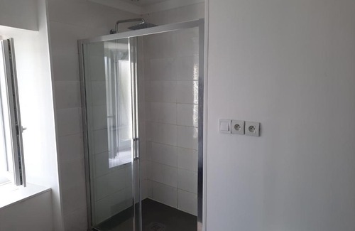 Noidans-le-Ferroux Apartment | Appartement très spacieux 4 chambres 6 couchages