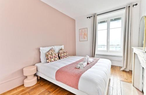 Puteaux Apartment | Appartement Vue sur Tour effeil Defense